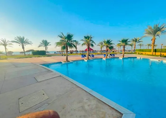 Serene Sea View Апарт-отель 5*