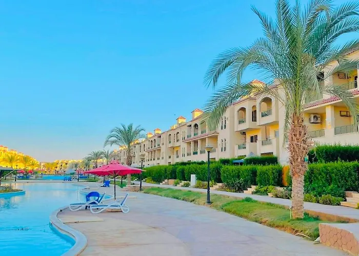 Апарт-отель Serene Sea View